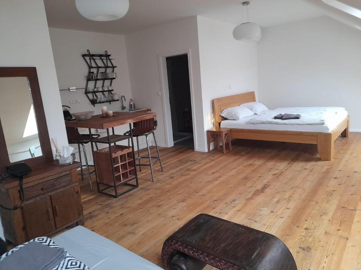 Rv Apartman Mikulov Luaran gambar